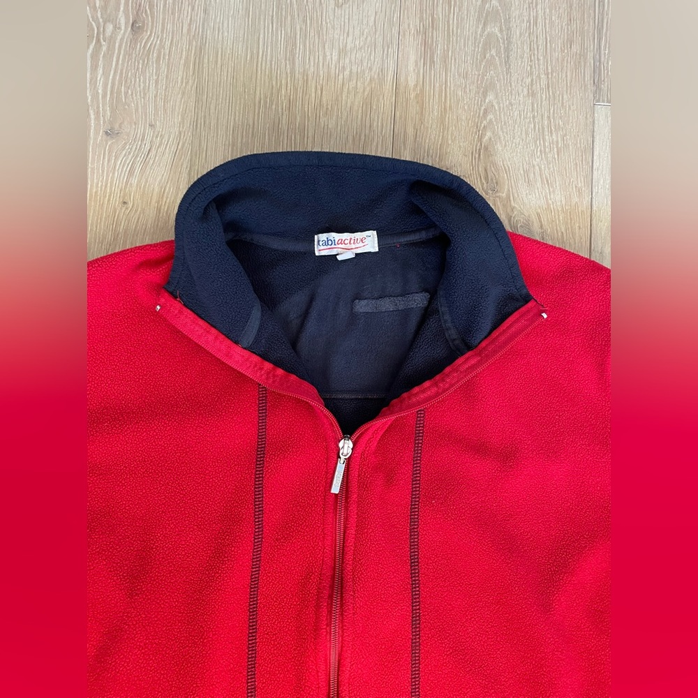 Tabi Active Red Fleece Full Zip Sweater - Size Medium
Navy blue lining - Picture 4 of 6